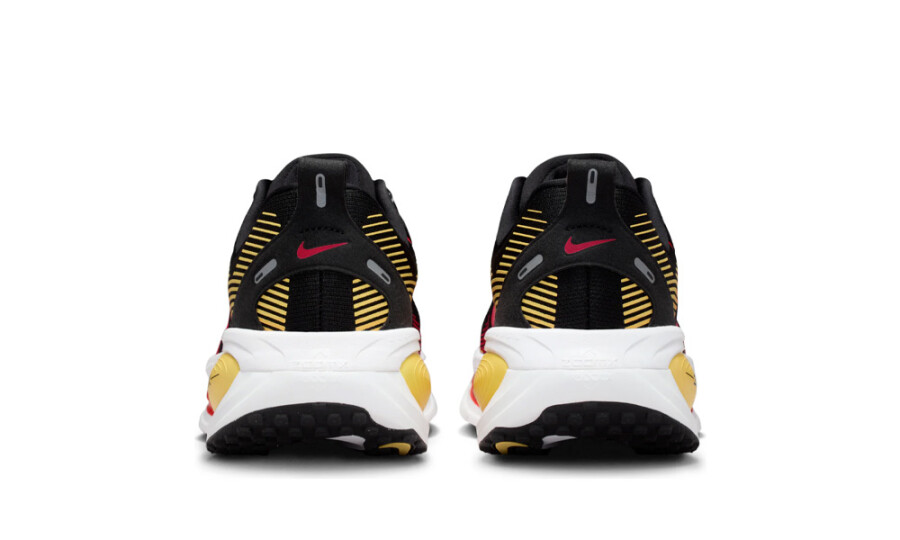 Nike Vomero 18 Black Crimson Topaz Gold